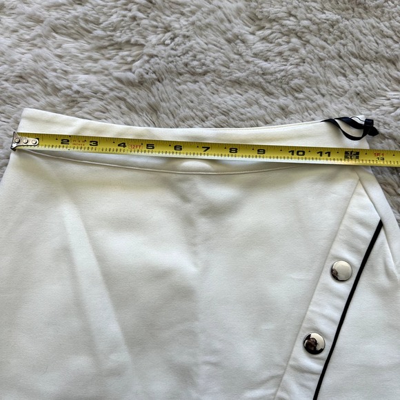 *NWT* h:ours Milla Skirt in Ivory With Buttons and Slit Womens Size Small - Picture 6 of 9